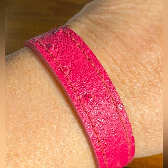 BCB Generation Pink Ostrich Leather Pyramid Bracelet - Picture 4 of 4
